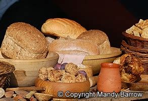 quante persone lavoravano nelle cucine dei tudor|tudors bread.